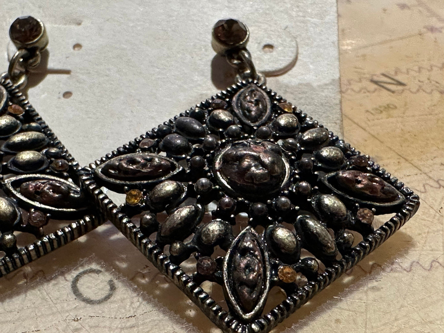Vintage Cära Diamond Shaped Earrings | Accessories