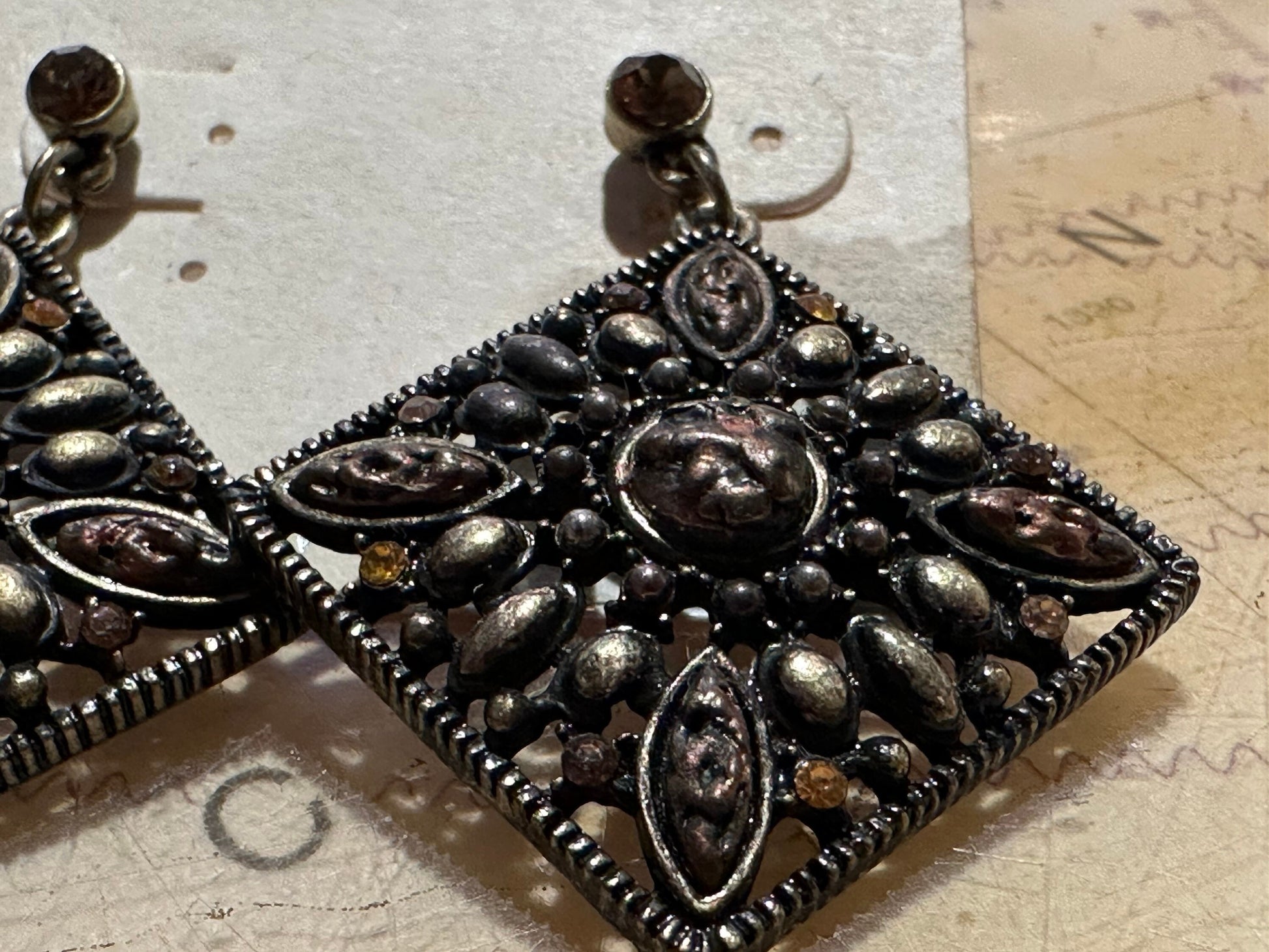 Vintage Cära Diamond Shaped Earrings | Accessories