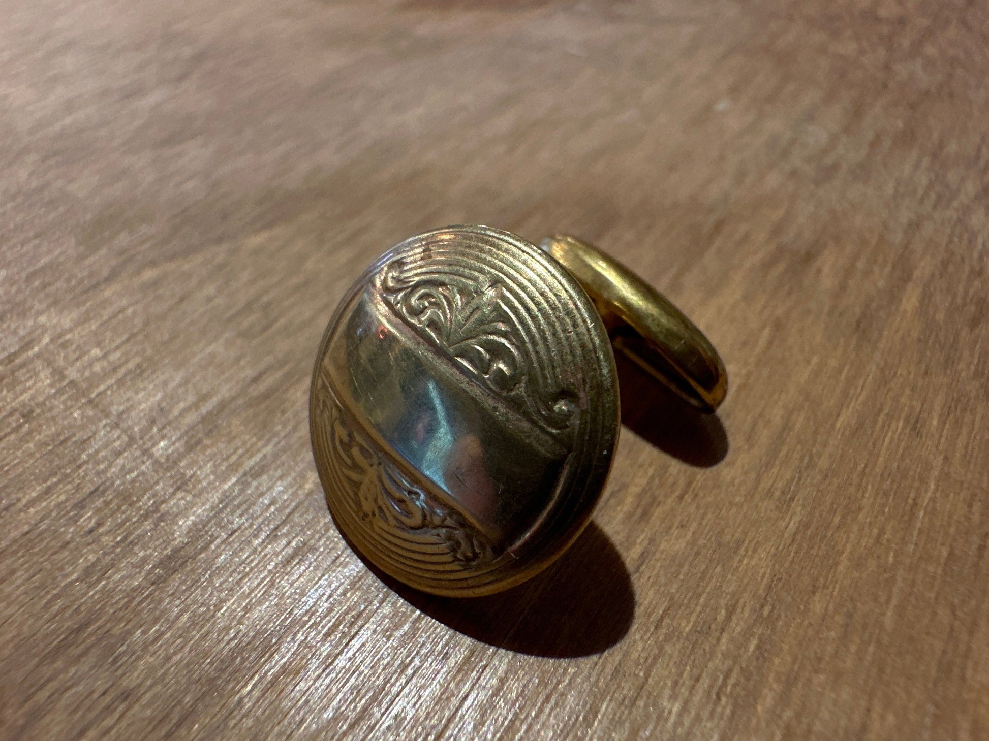 Vintage Goldtone Circle Cuff Link | Accessories