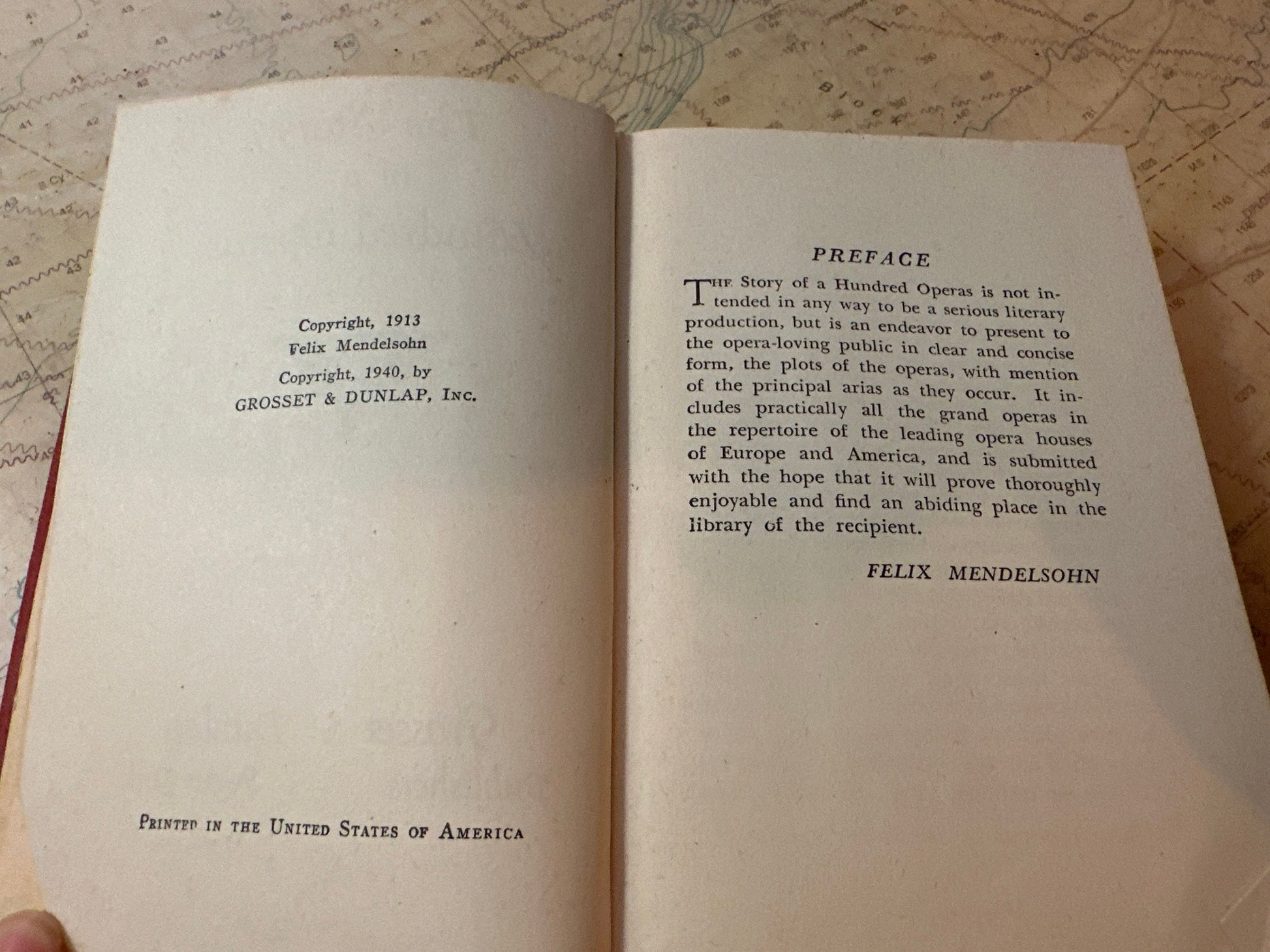 The Story Of A Hundred Operas by Felix Mendelsohn | Literature