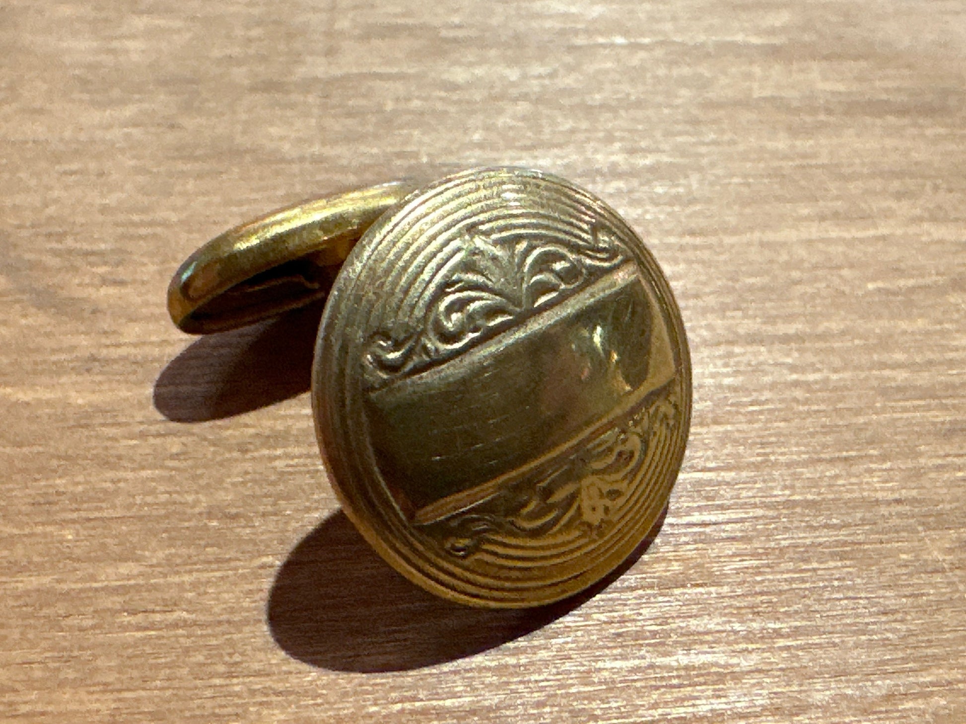 Vintage Goldtone Circle Cuff Link | Accessories