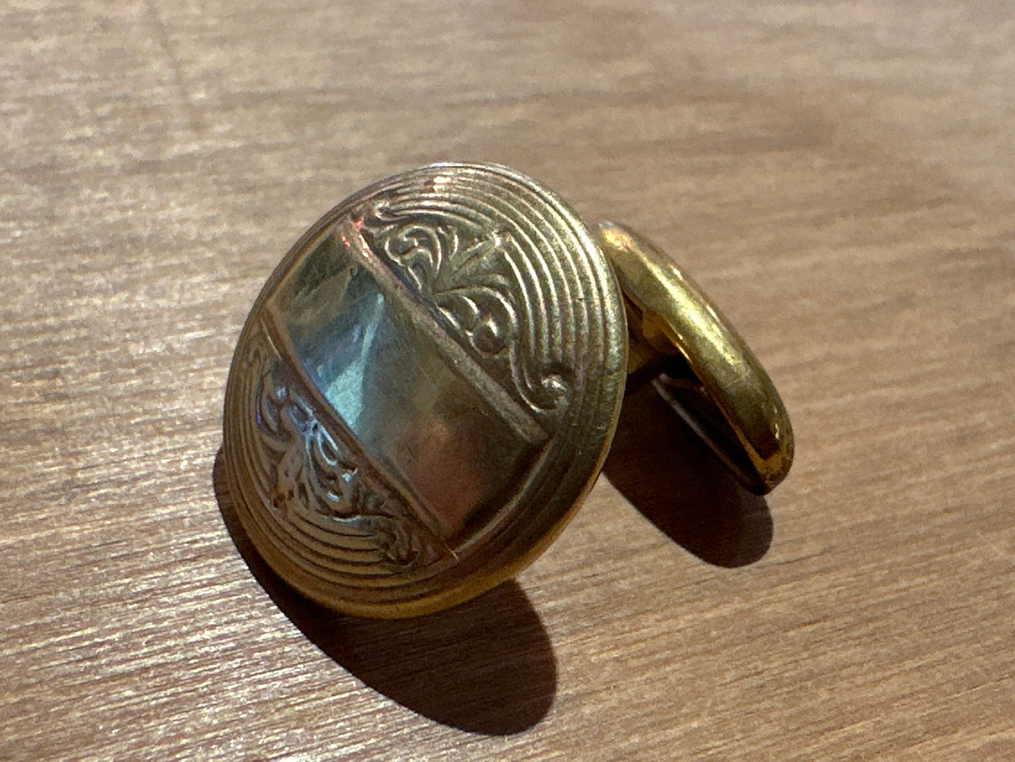 Vintage Goldtone Circle Cuff Link | Accessories