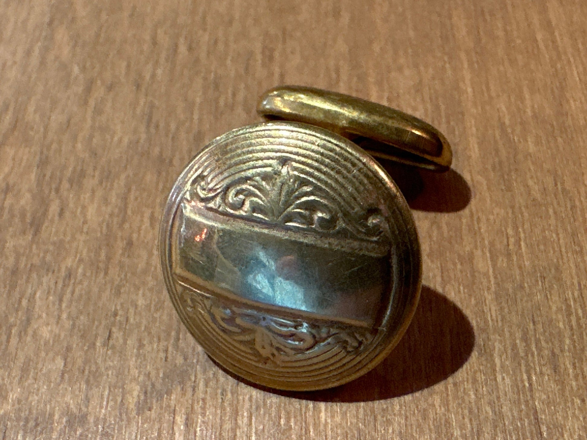 Vintage Goldtone Circle Cuff Link | Accessories