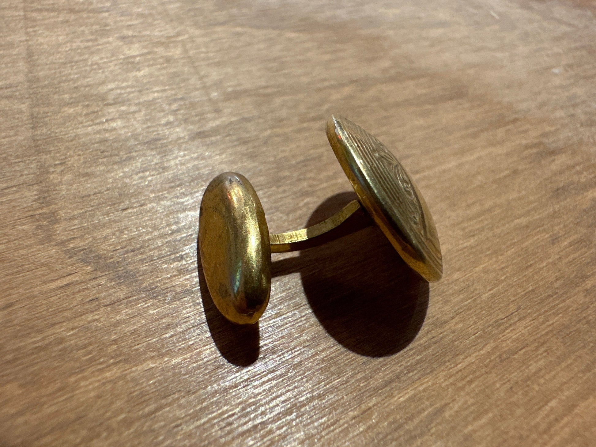 Vintage Goldtone Circle Cuff Link | Accessories