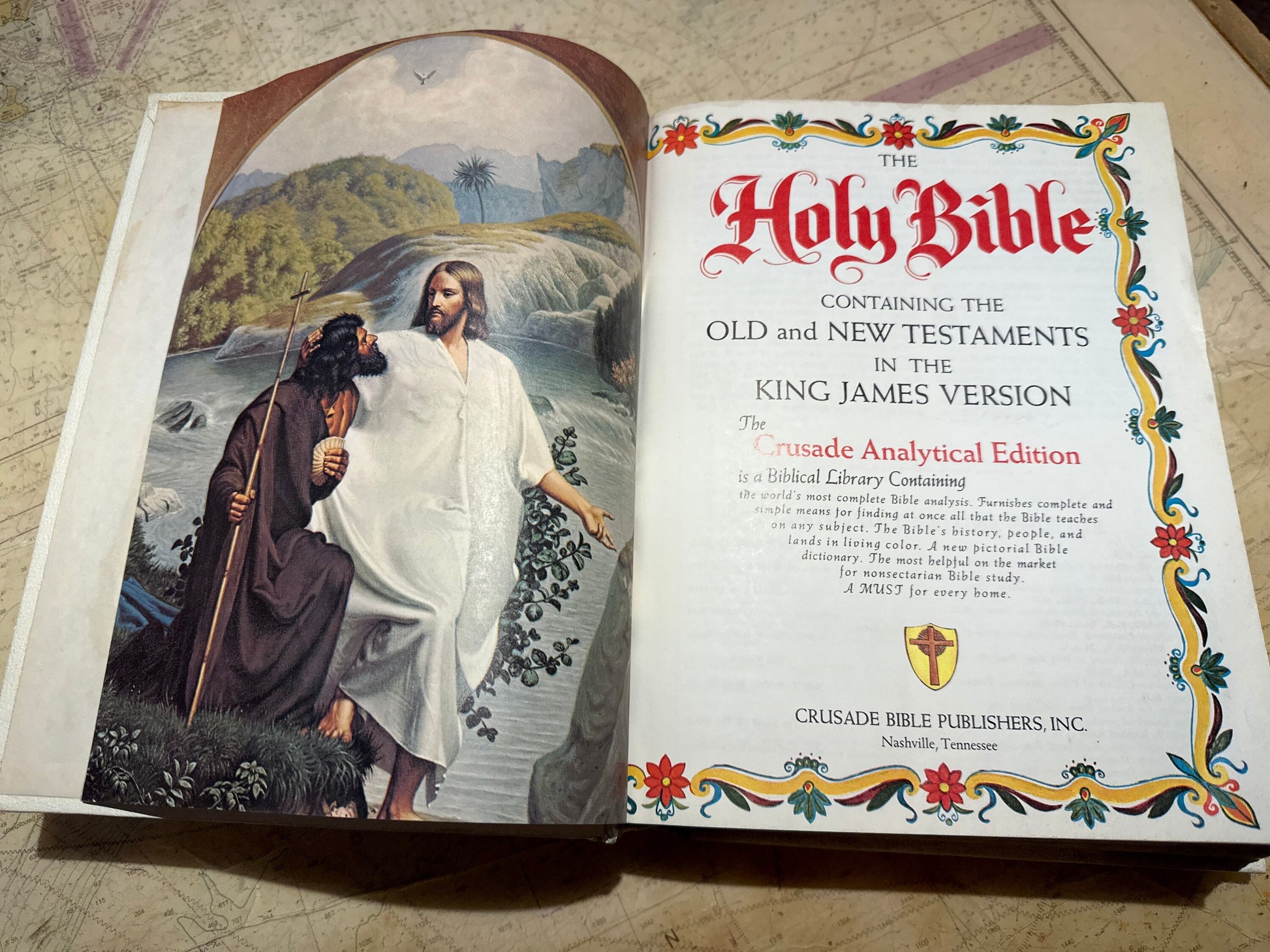 Vintage 1980's Lenticular Print White Large Holy Bible | Home & Living