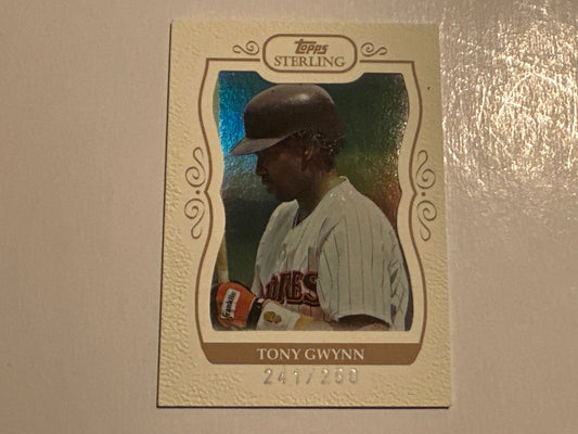 Tony Gwynn - Topps 267 - Collectible Baseball Card | Memorabilia