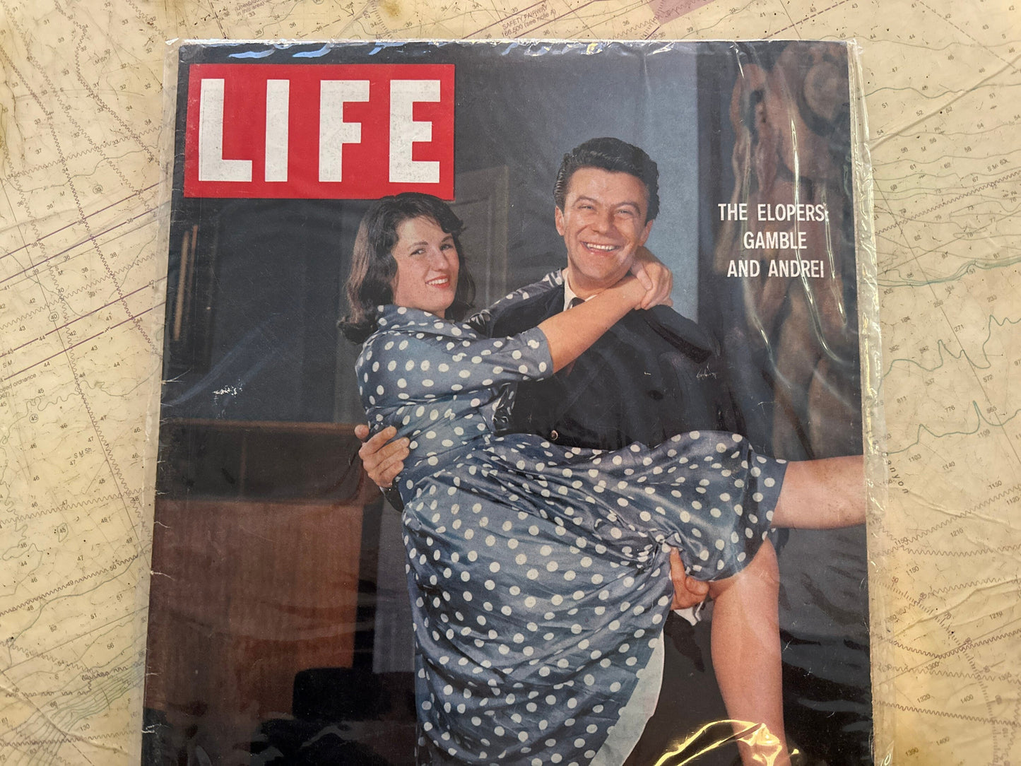 Life Magazine April 18th 1960 Memorabilia, Vintage Collector's Item, Retro Publication