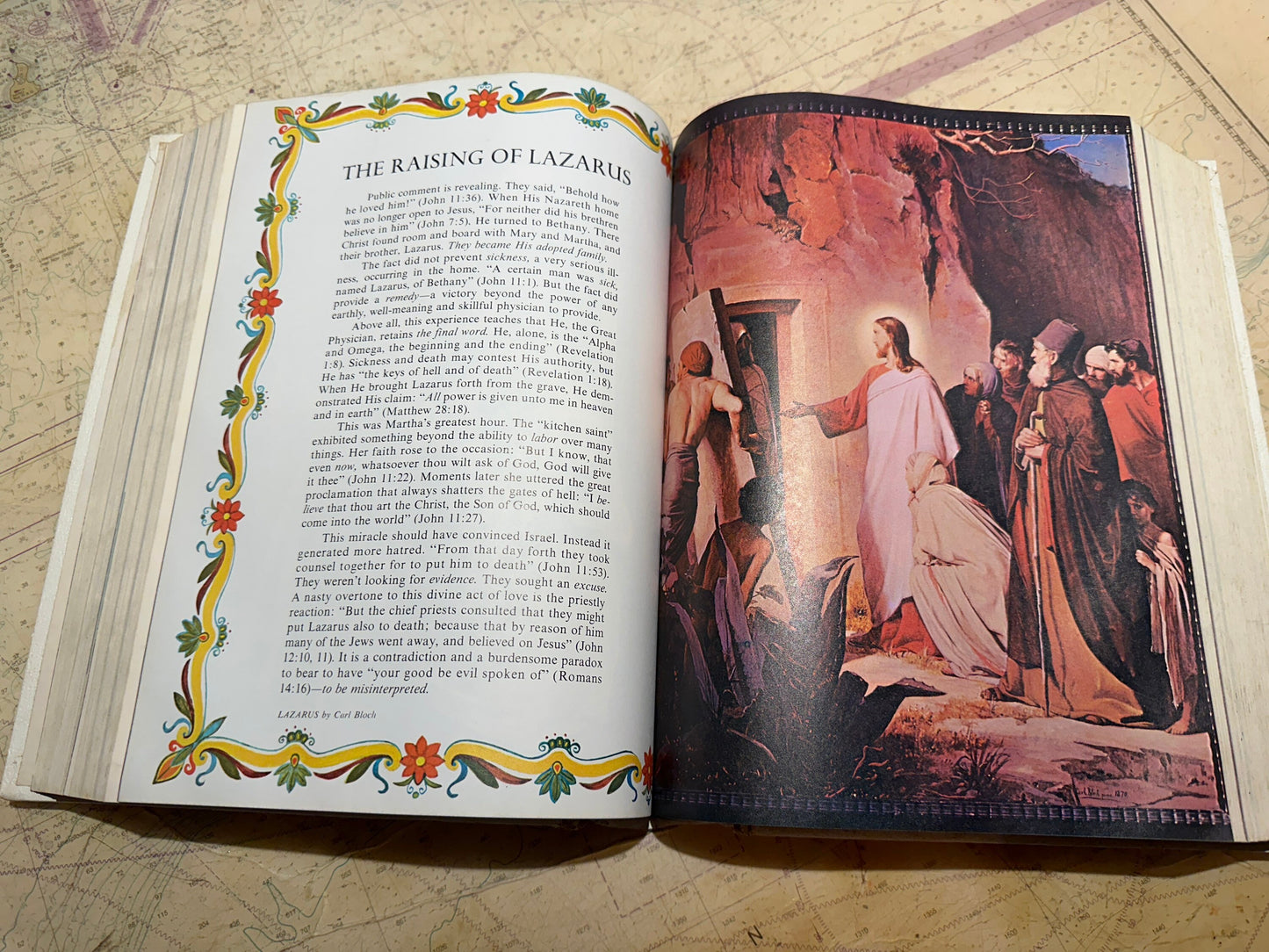 Vintage 1980's Lenticular Print White Large Holy Bible | Home & Living