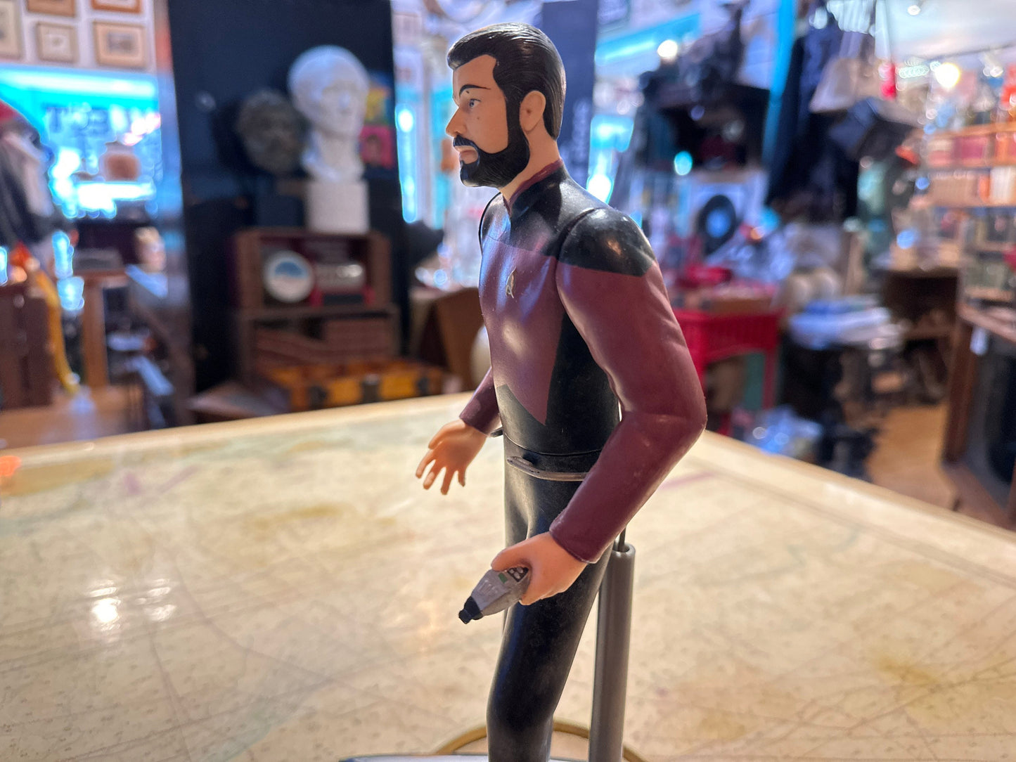 Vintage Stark Trek Lt. Commander William Riker Action Figure w/ Stand | Memorabilia