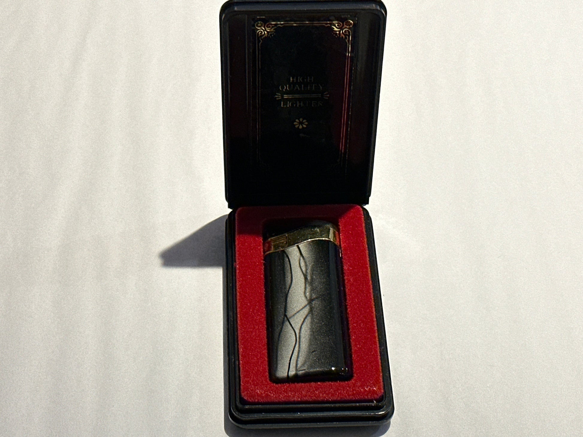 Vintage High Quality Lighter w/ Case | Home & Living