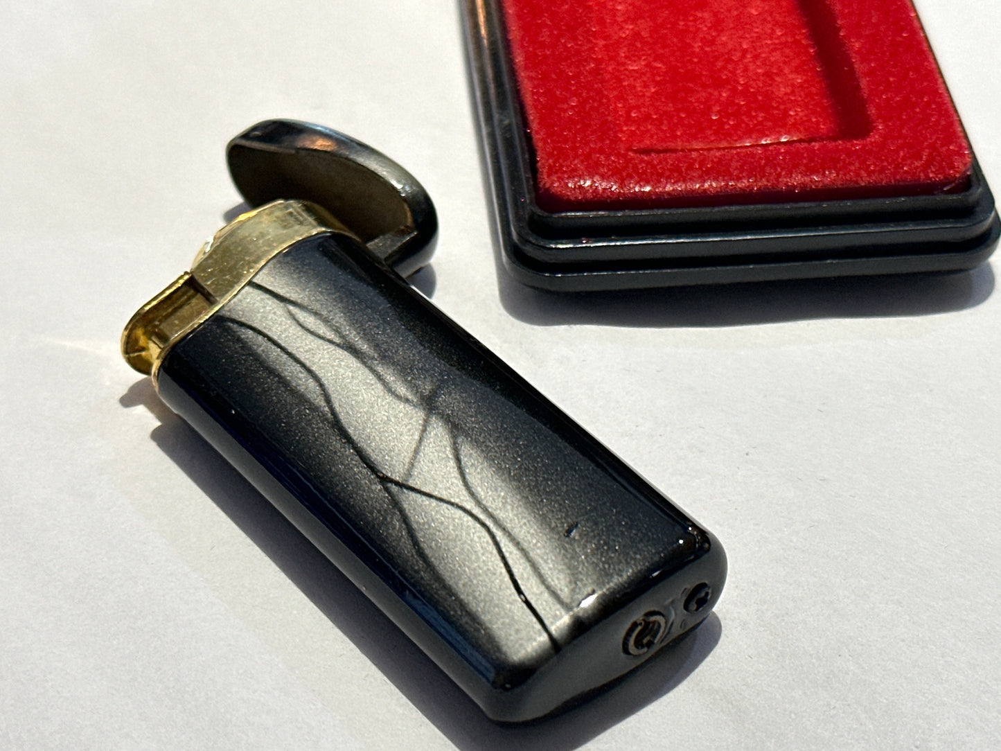 Vintage High Quality Lighter w/ Case | Home & Living