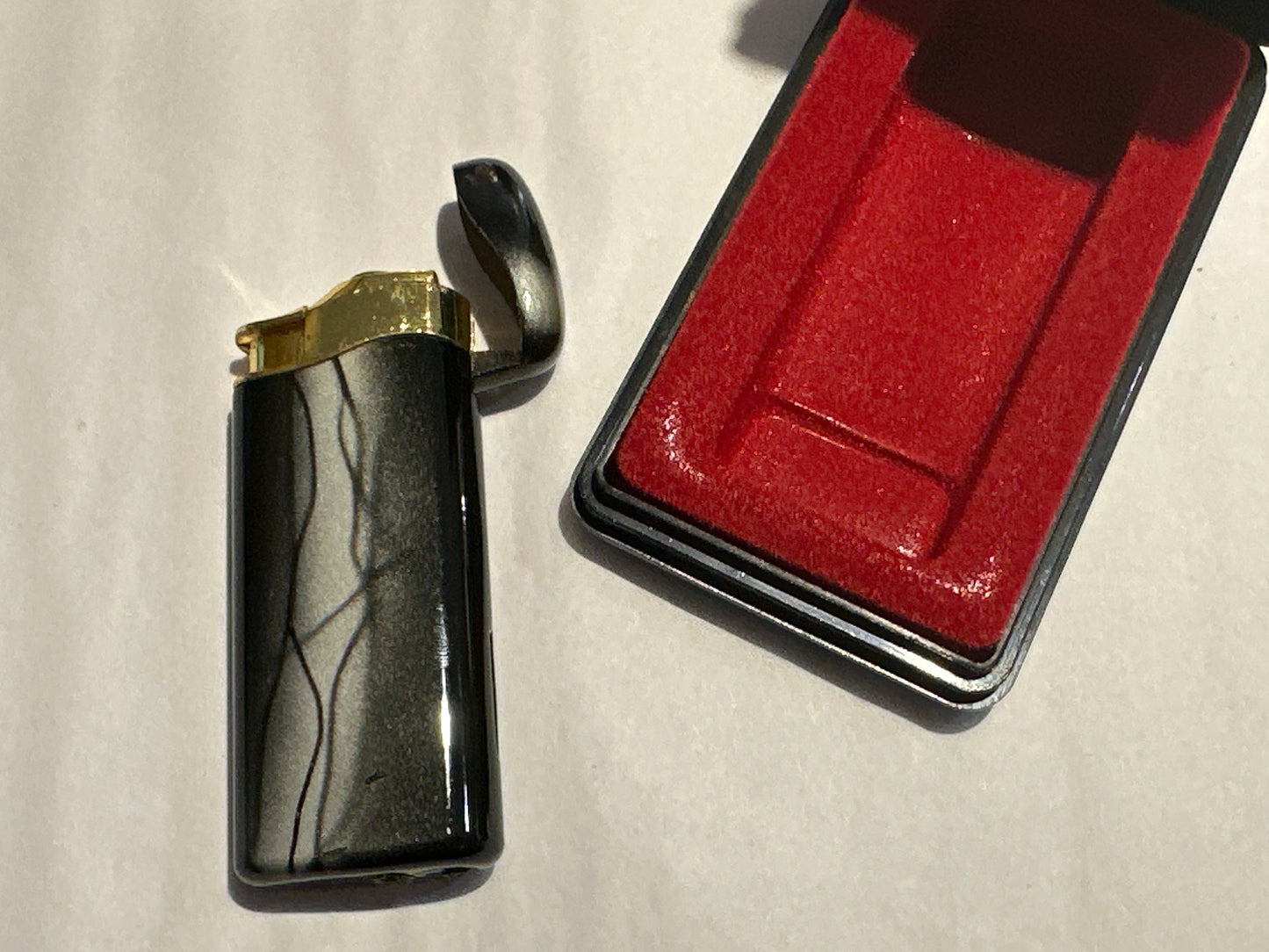 Vintage High Quality Lighter w/ Case | Home & Living