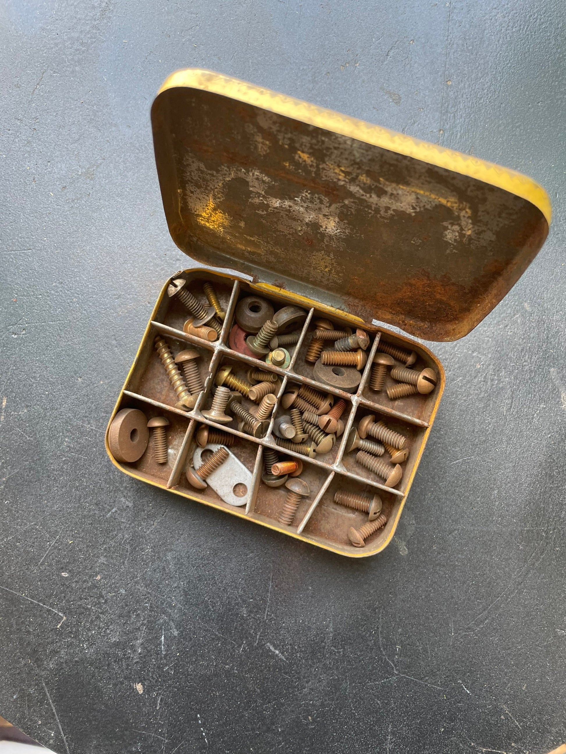 Antique 1940s Wolverine Bathroom Accesory Repair Kit Tin