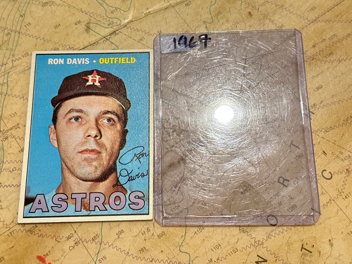 1967 Astros Ron Davis - Outfield | Baseball Card