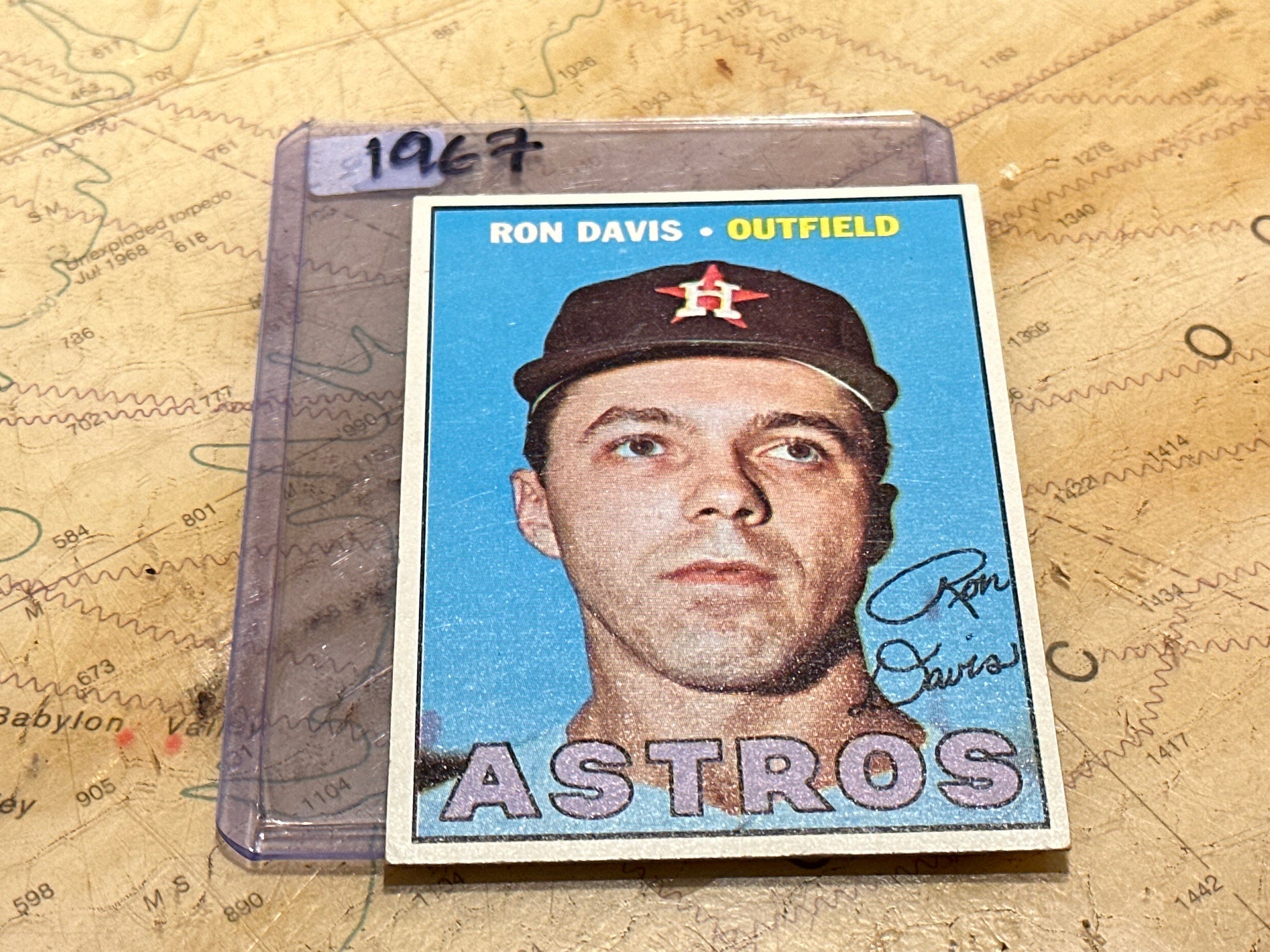 1967 Astros Ron Davis - Outfield | Baseball Card