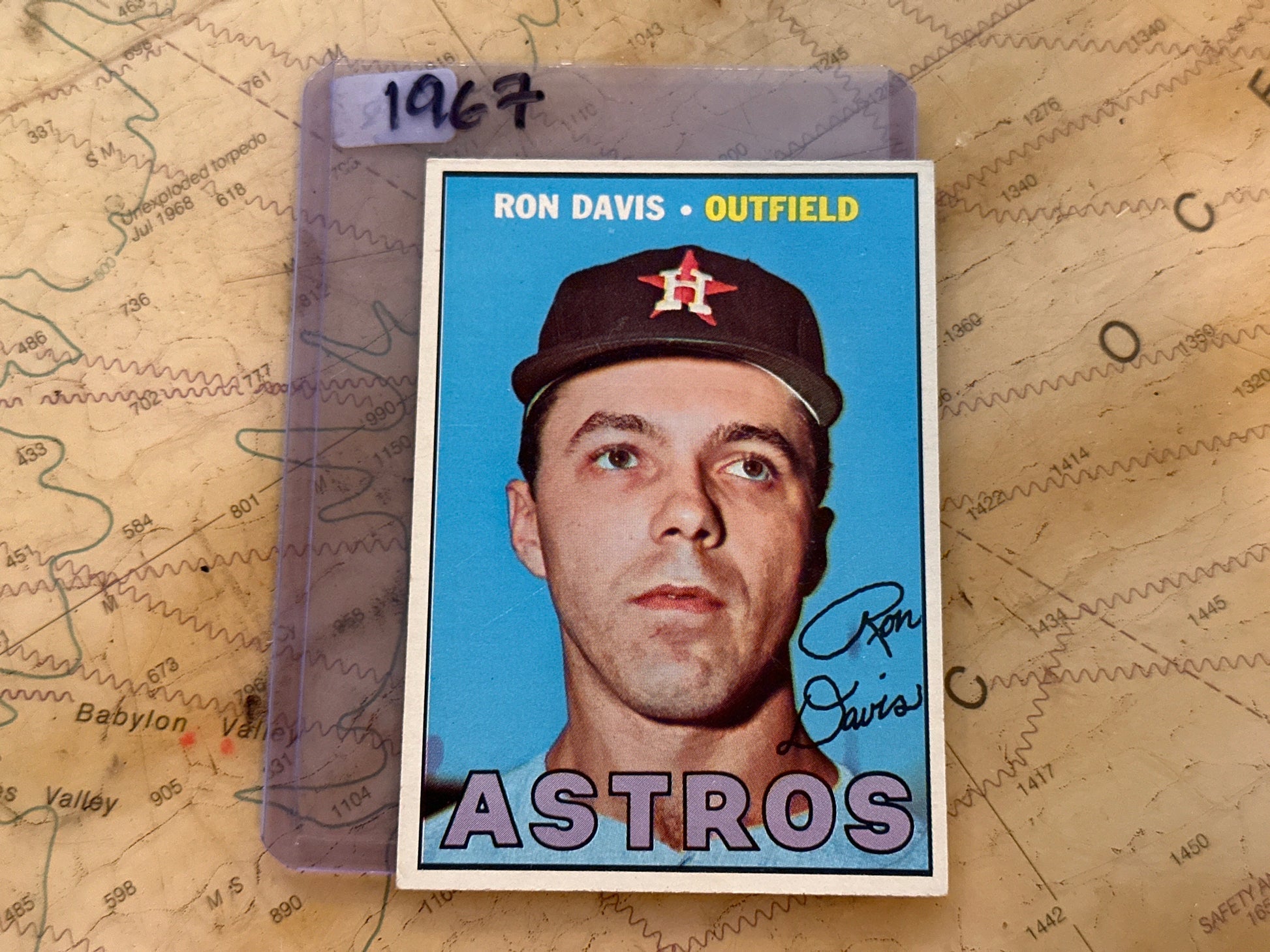 1967 Astros Ron Davis - Outfield | Baseball Card