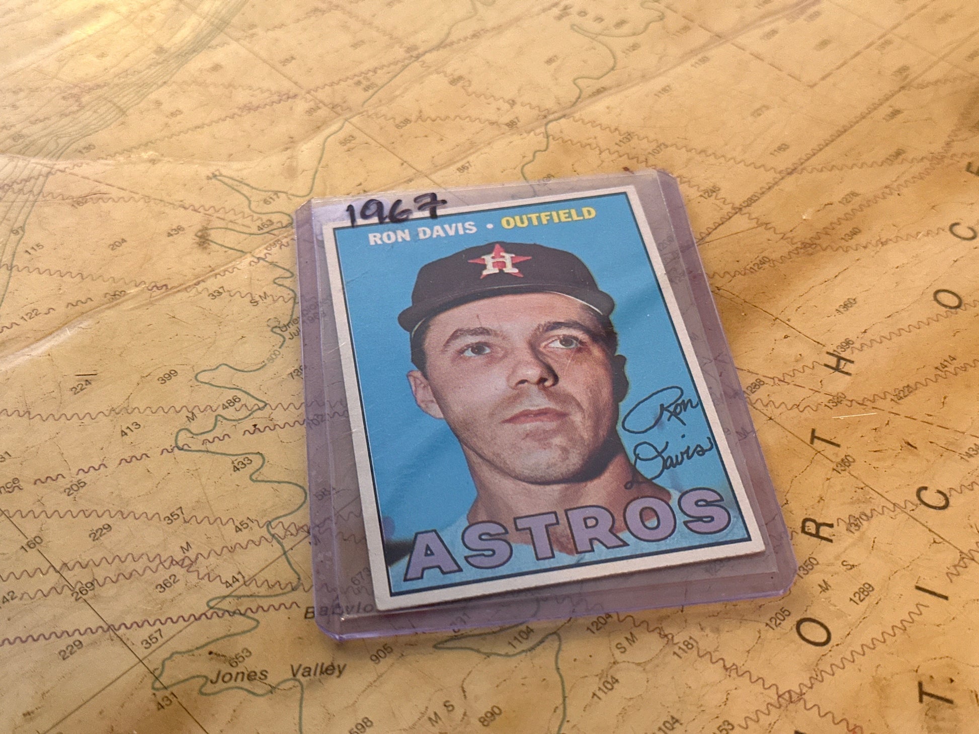 1967 Astros Ron Davis - Outfield | Baseball Card