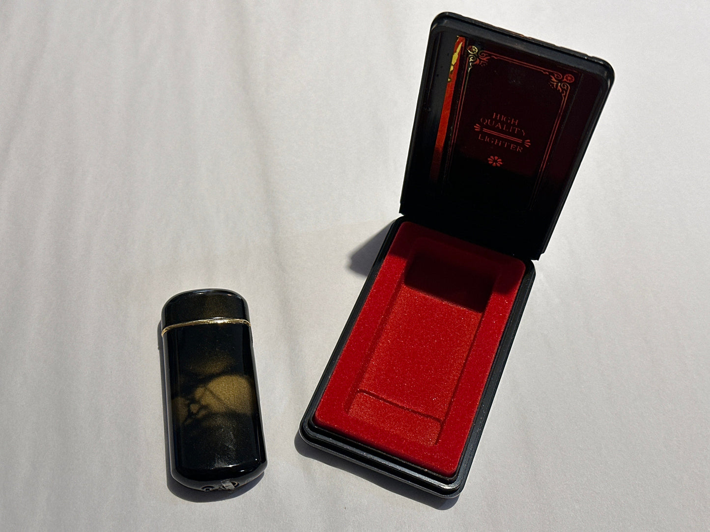 Vintage High Quality Lighter w/ Case | Home & Living