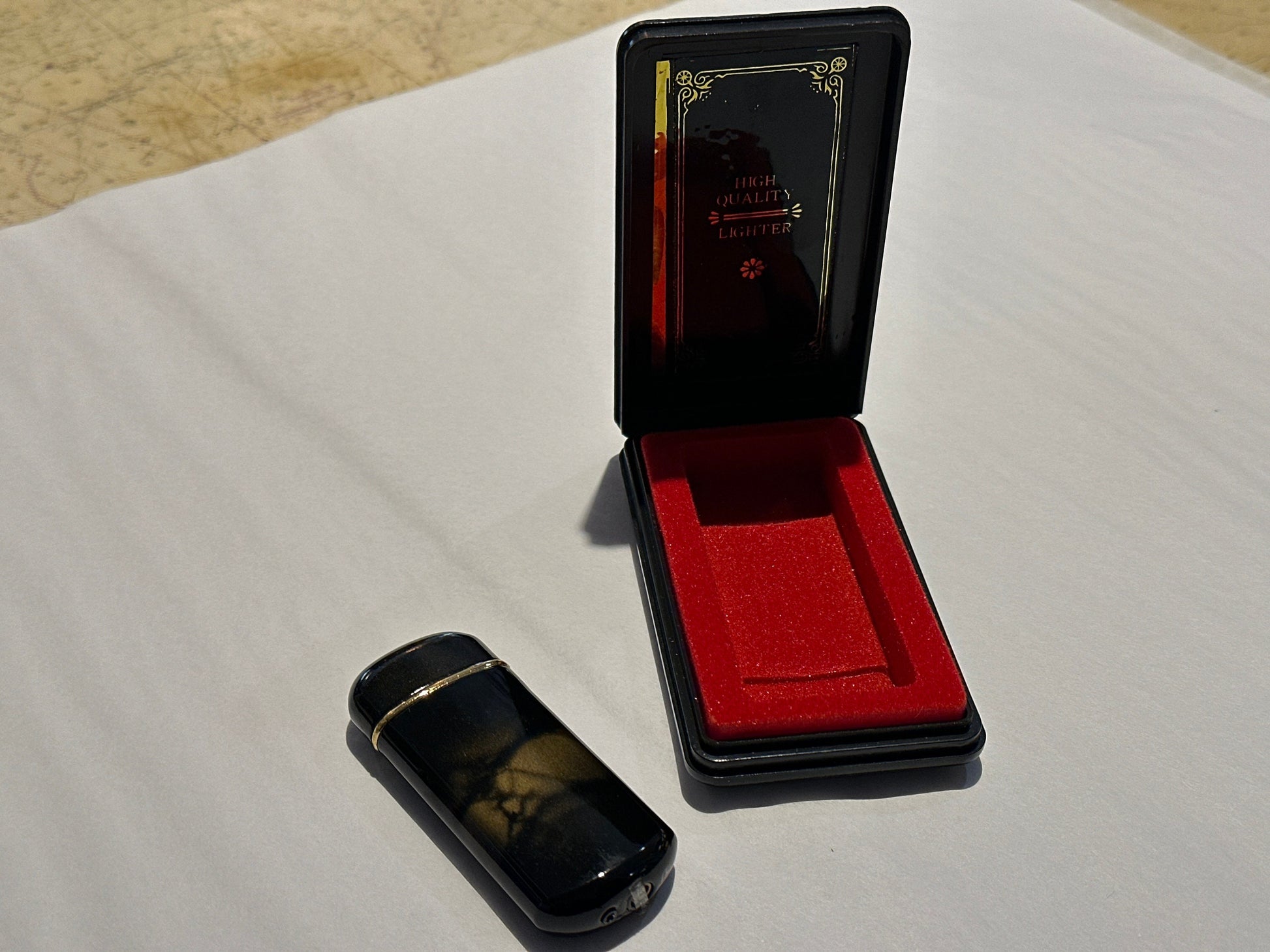 Vintage High Quality Lighter w/ Case | Home & Living