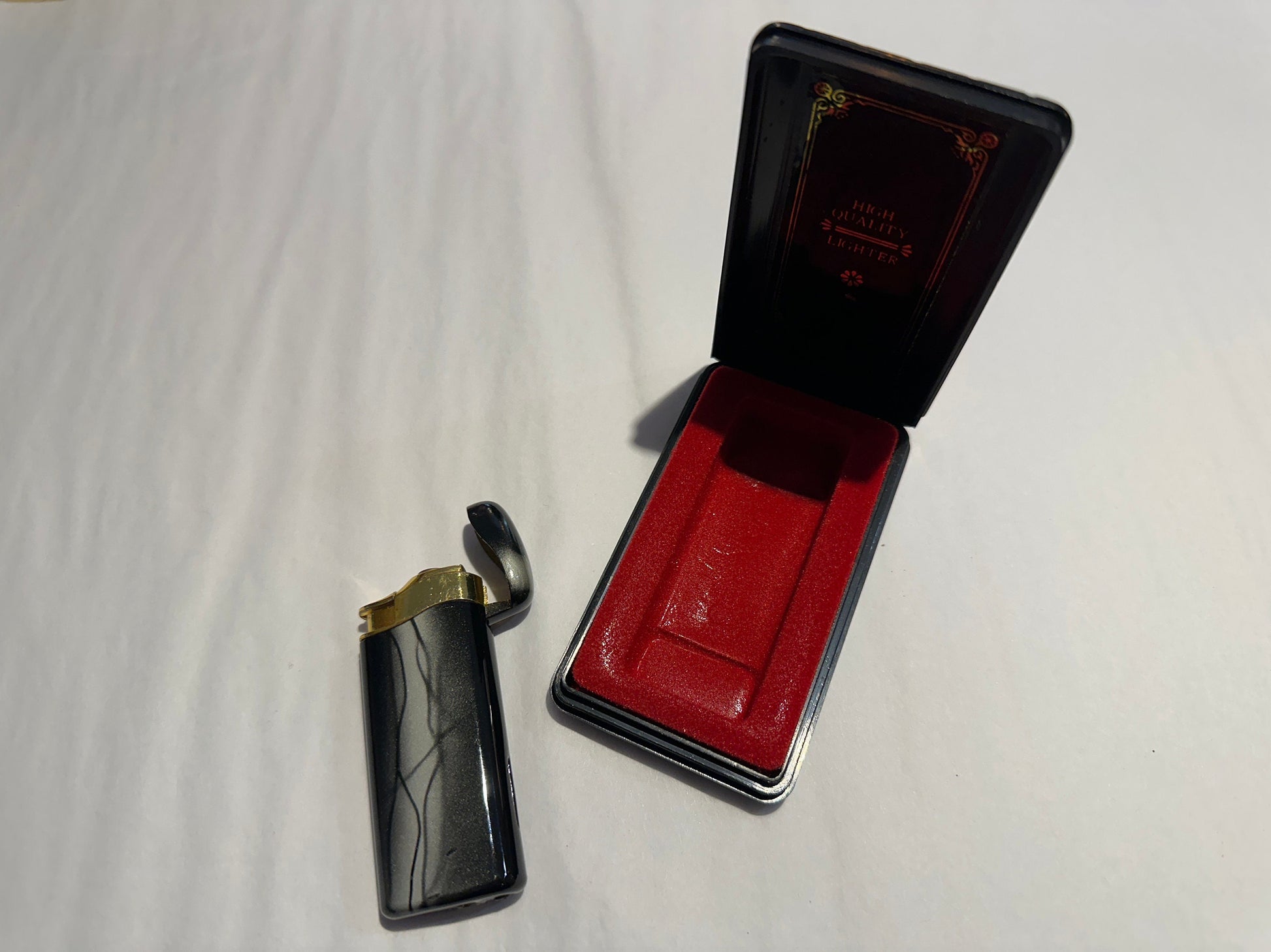 Vintage High Quality Lighter w/ Case | Home & Living