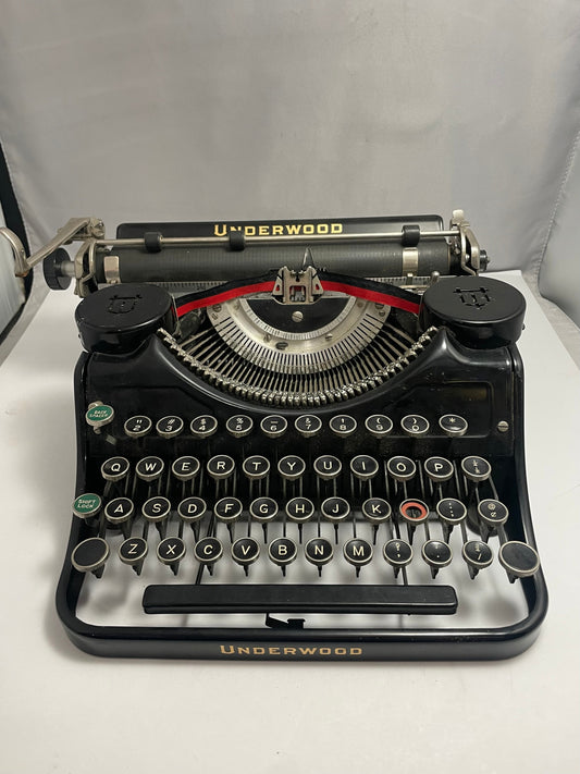 Antique 1920's Underwood Universal Standard Typewriter