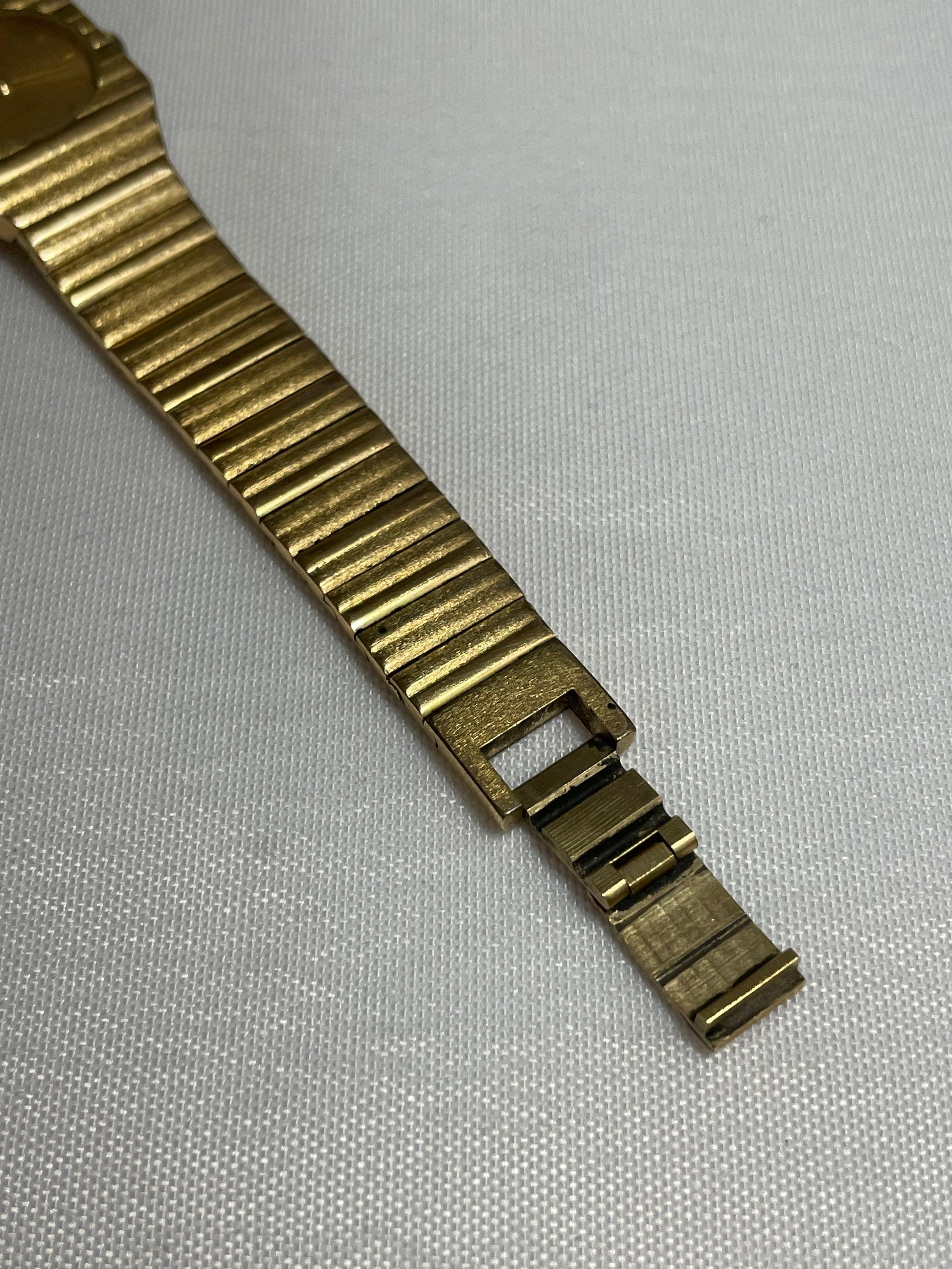 Vintage Consul Quartz Women's Watch, Retro Timepiece, Elegant Wristwatch, Classic Watch, Stylish Ladies Watch