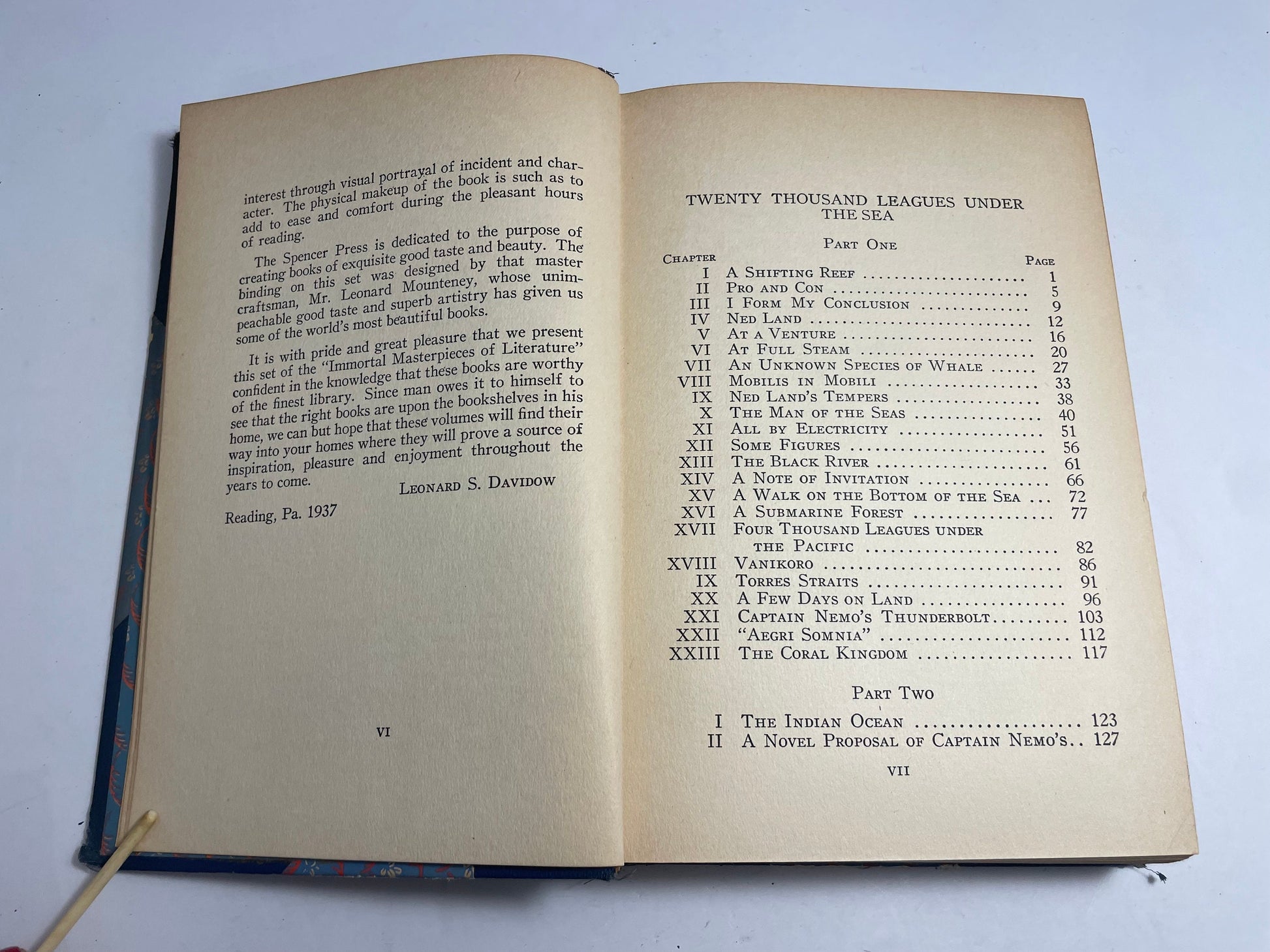 Immortal Masterpieces of Literature, Twenty Thousand Leagues Under the Sea and The Blockade Runners by Jules Verne, Vintage Literature