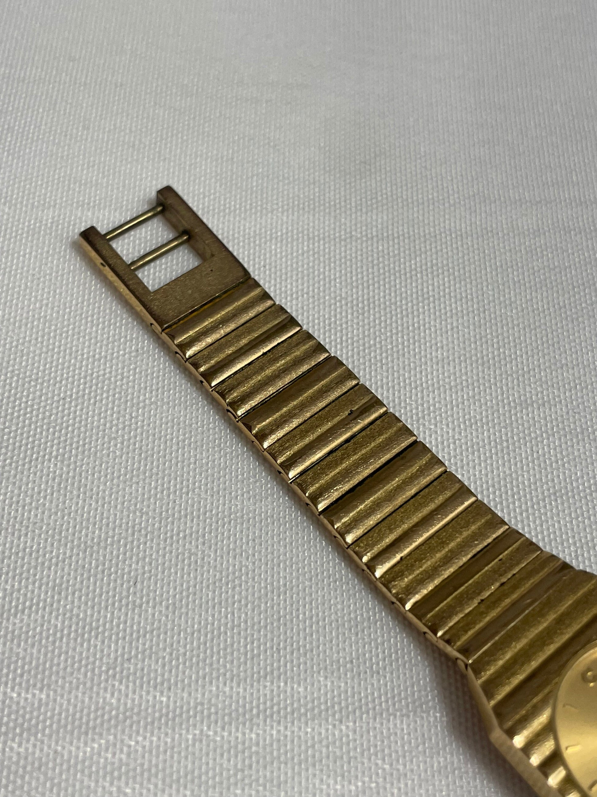 Vintage Consul Quartz Women's Watch, Retro Timepiece, Elegant Wristwatch, Classic Watch, Stylish Ladies Watch