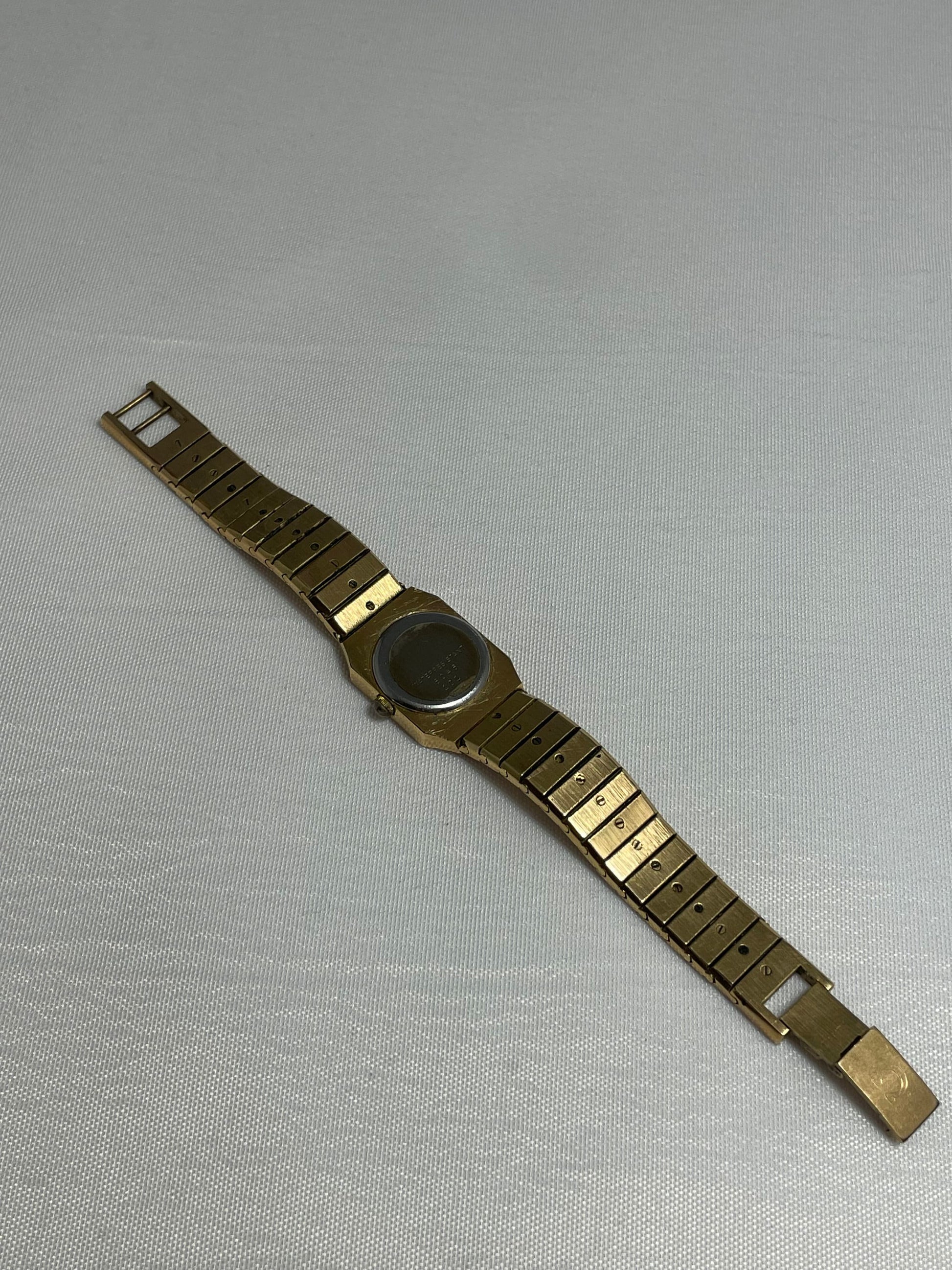 Vintage Consul Quartz Women's Watch, Retro Timepiece, Elegant Wristwatch, Classic Watch, Stylish Ladies Watch