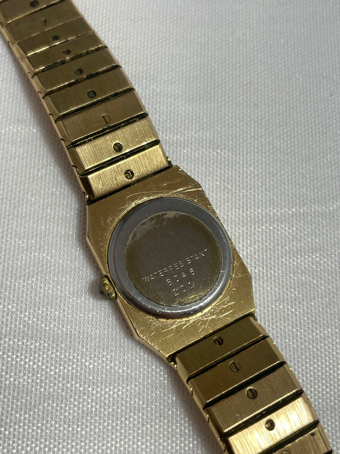 Vintage Consul Quartz Women's Watch, Retro Timepiece, Elegant Wristwatch, Classic Watch, Stylish Ladies Watch