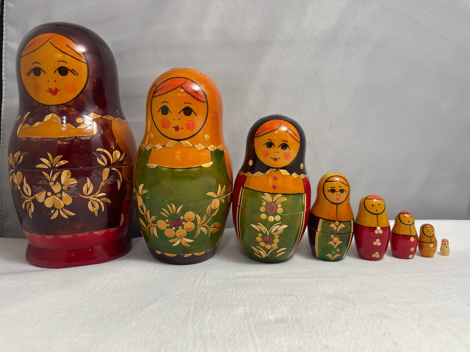 Vintage Russian Nesting Dolls, Wooden Hand painted Nesting Dolls, Rare Vintage Collectible, Set of 8