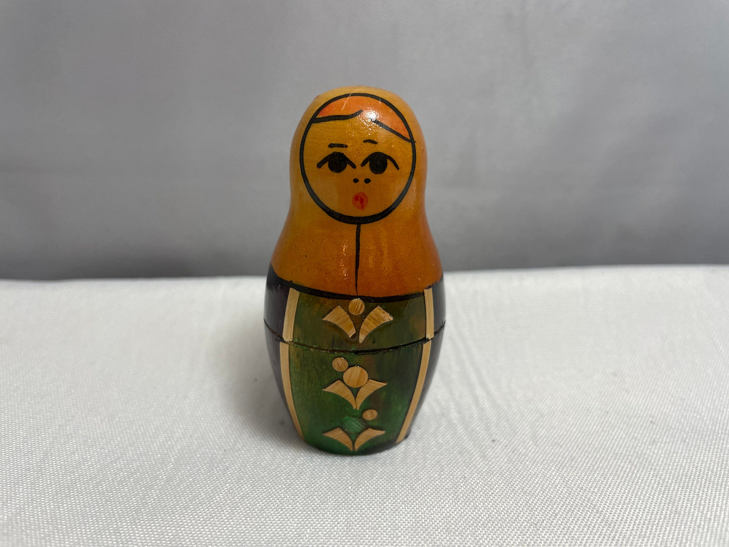 Vintage Russian Nesting Dolls, Wooden Hand painted Nesting Dolls, Rare Vintage Collectible, Set of 8