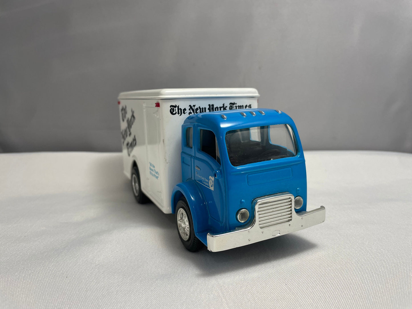 The New York Times Ertl Collectibles 1949 White Tilt-Cab Truck, Toy Car, Rare Collectible, Advertising Truck