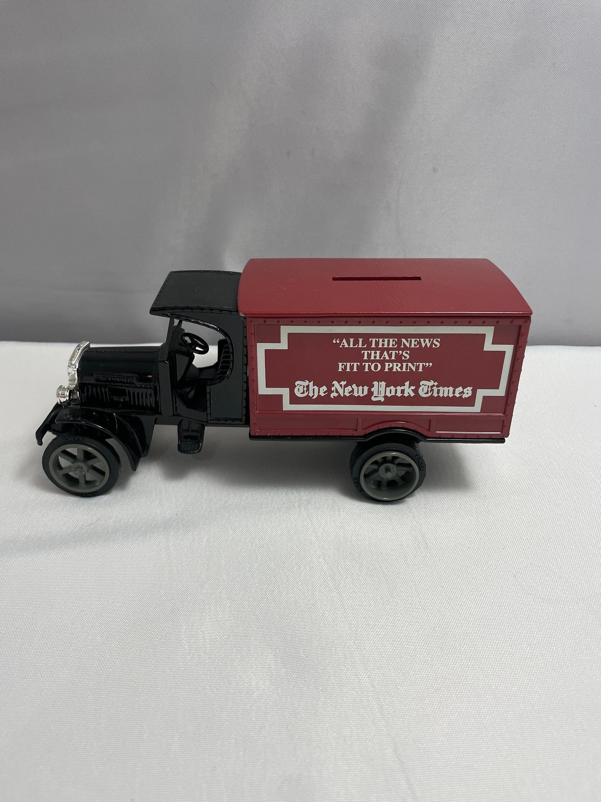 The New York Times 1925 Kenworth Advertising Car Piggy Bank, Toy Car, Rare Collectible, Advertising Truck