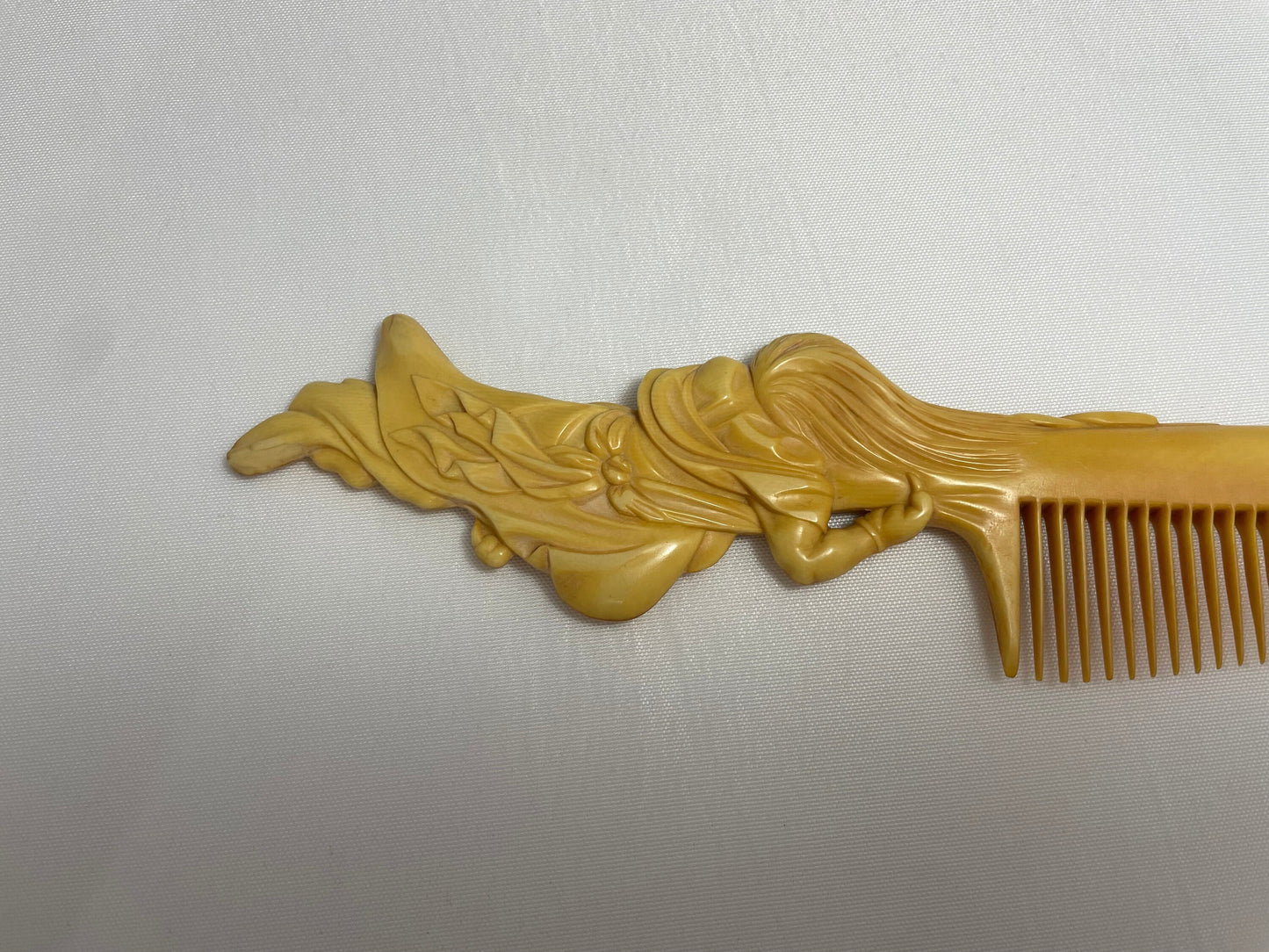 Victorian Celluloid Decorative Hair Comb Rumpelstiltskin Sculpture on Handle, Rare Collectible, Antique Accessories, Victorian Vanity