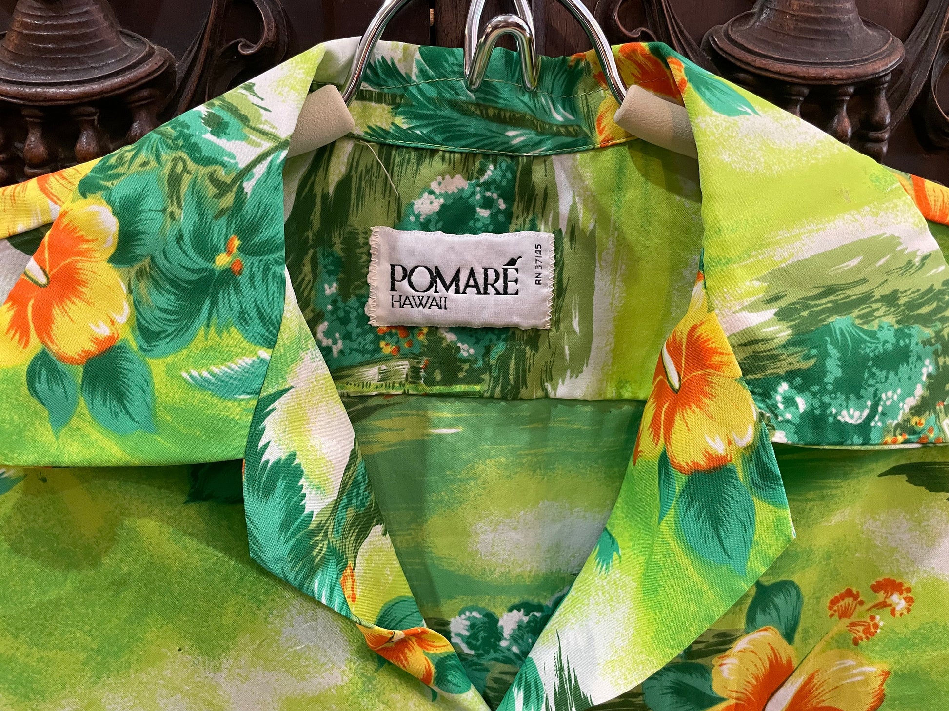 Vintage Pomare Tahiti Hawaiian Shirt Bright Colorful Hibiscus Print