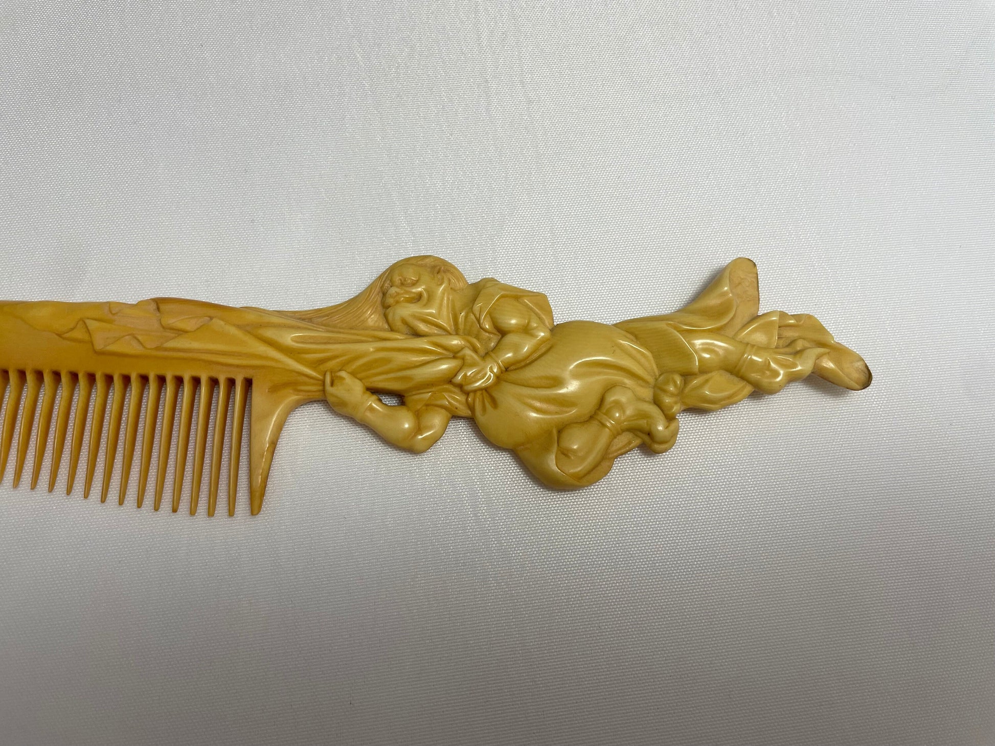 Victorian Celluloid Decorative Hair Comb Rumpelstiltskin Sculpture on Handle, Rare Collectible, Antique Accessories, Victorian Vanity