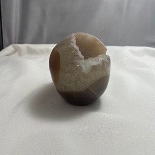 Agate Crystal Skull Sculpture, Gemstone Skull Decor, Healing Crystal Figurine, Unique Home Decor, Crystal Collector Gift