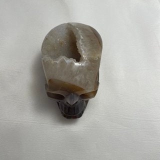 Agate Crystal Skull Sculpture, Gemstone Skull Decor, Healing Crystal Figurine, Unique Home Decor, Crystal Collector Gift