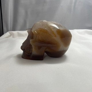 Agate Crystal Skull Sculpture, Gemstone Skull Decor, Healing Crystal Figurine, Unique Home Decor, Crystal Collector Gift