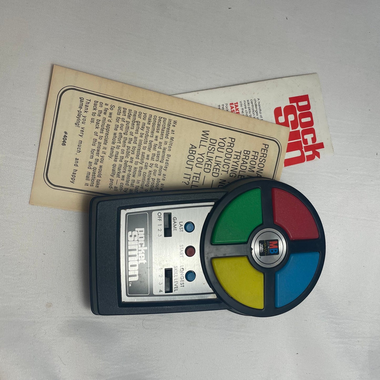Vintage Pocket Simon 1980 Game, Electronic Memory Game, Retro Toy, Handheld Game, Classic Toy