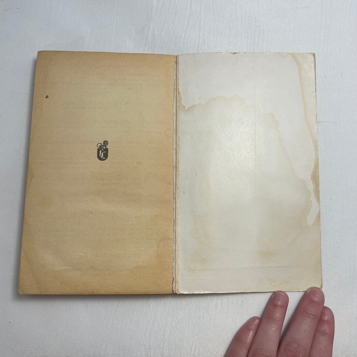 Vintage Rooming House by Berton Roueché Second Printing 1957, English Book