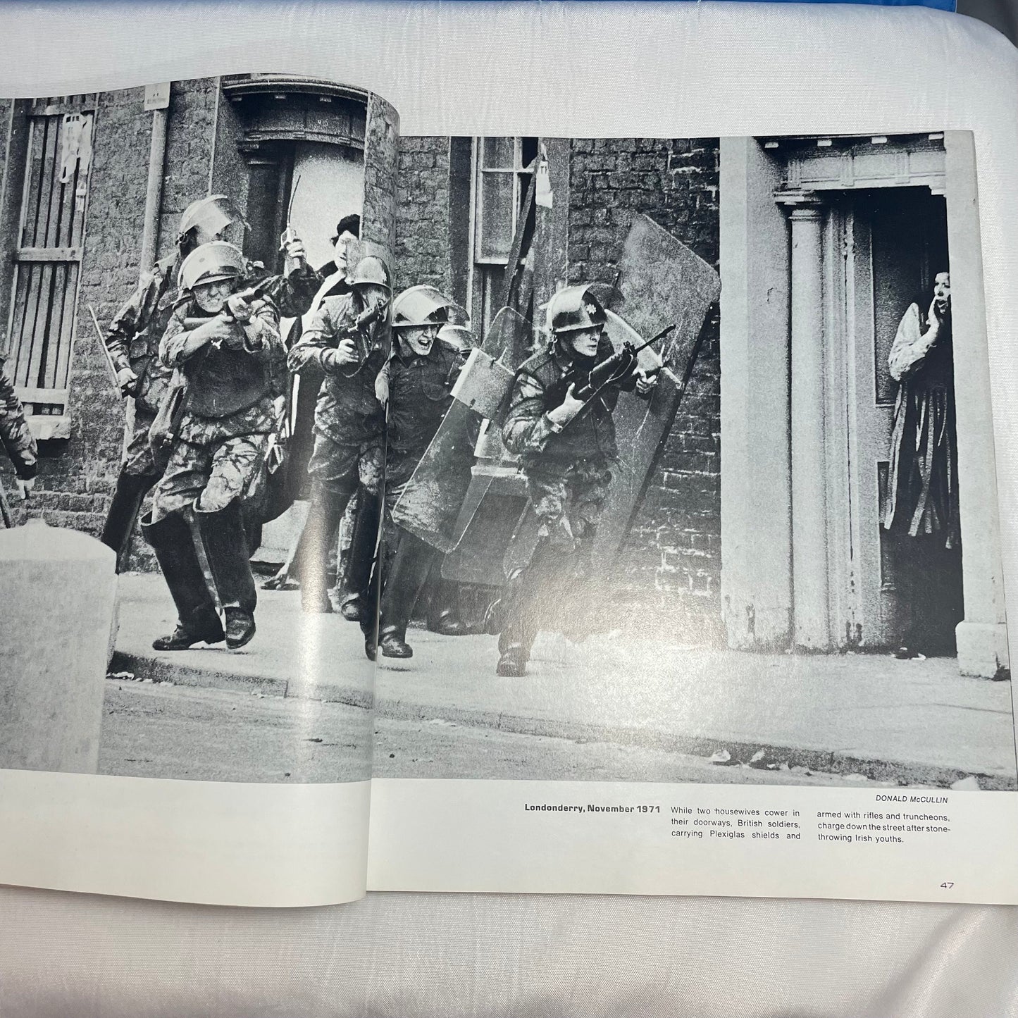 The Best of Life 1975 Paperback, Iconic Photography Collection Book, Vintage Picture History, Unique Gift for Reader