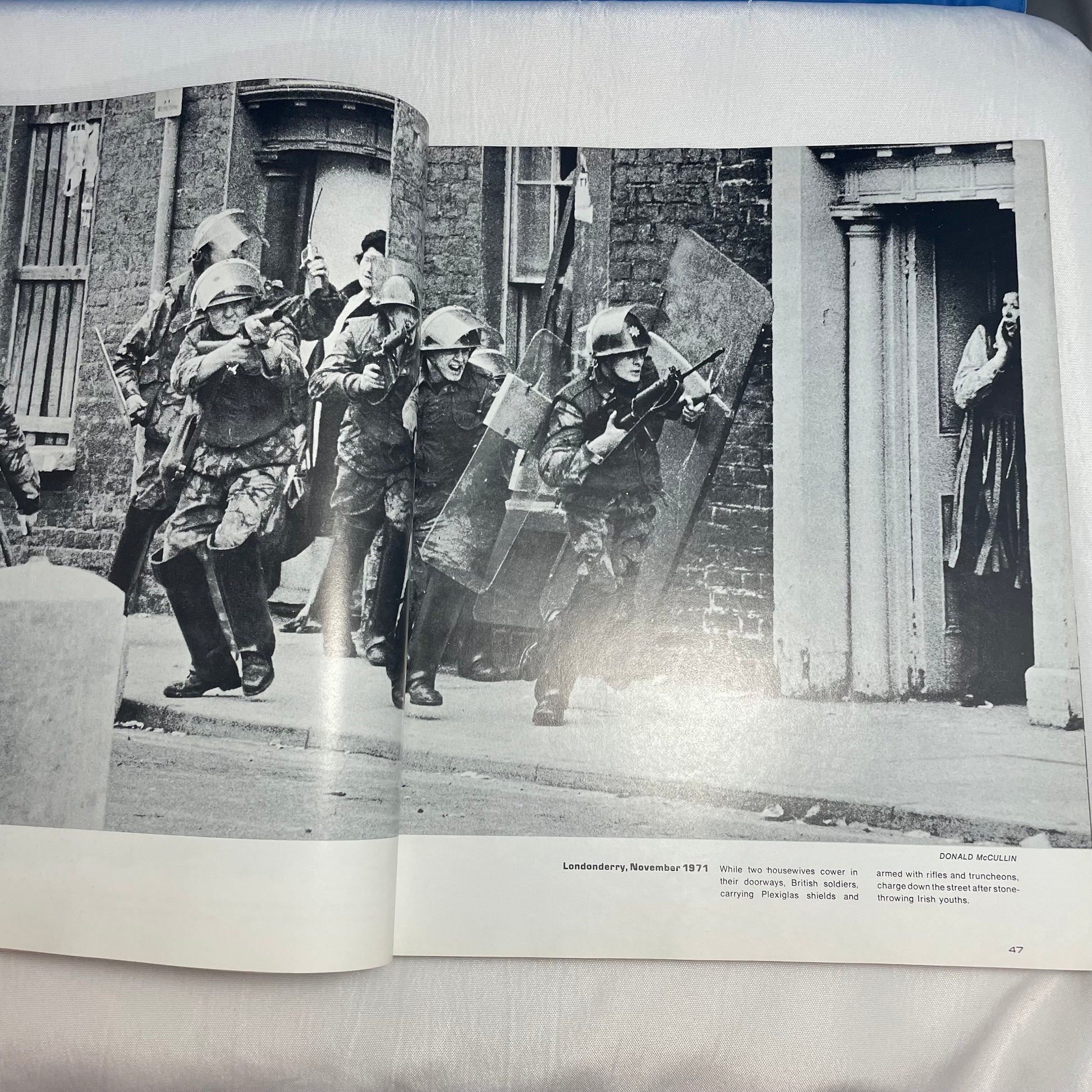 The Best of Life 1975 Paperback, Iconic Photography Collection Book, Vintage Picture History, Unique Gift for Reader