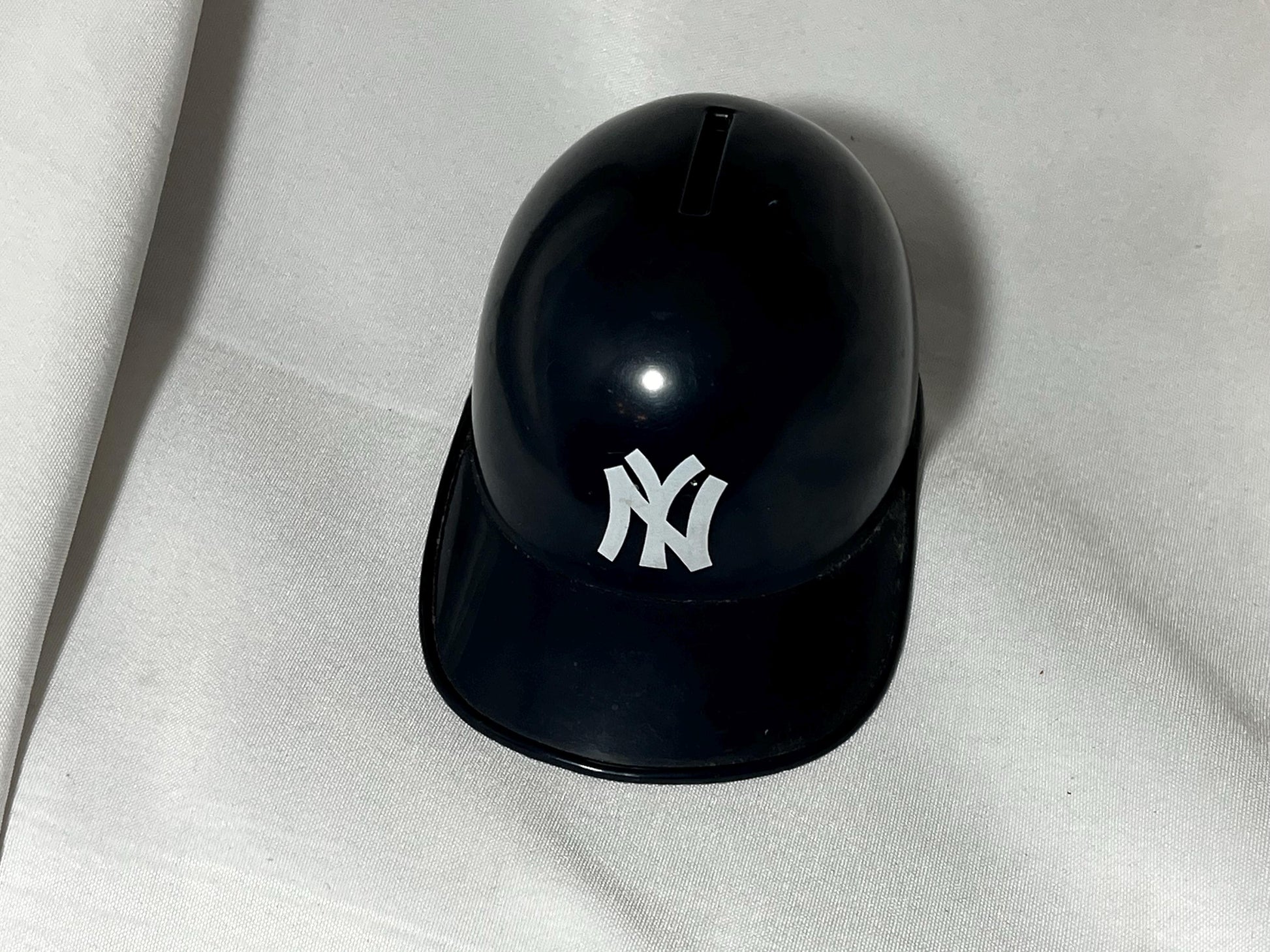 Vintage New York Yankees 1973 Hat Coin Bank, Baseball Memorabilia, 70s Piggy Bank Collectible