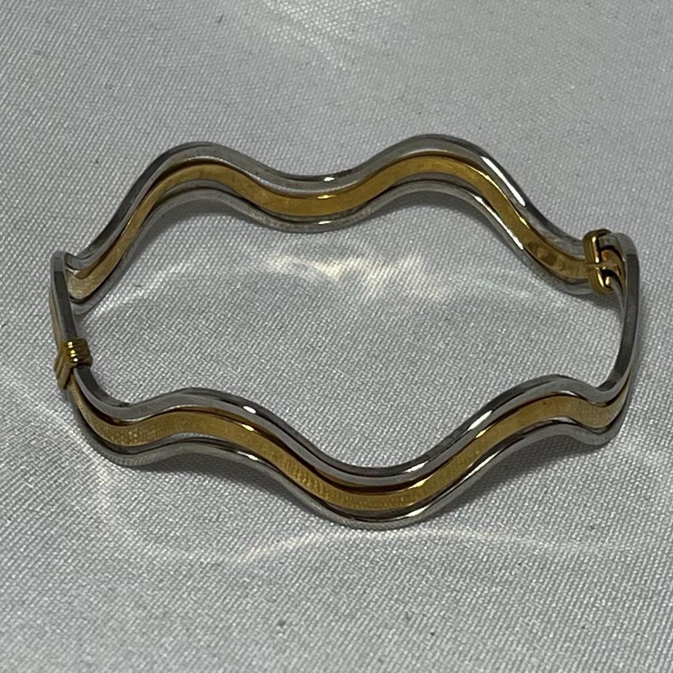 Avon Fashion Waves Bracelet in Silver Gold Tone, Trendy Bracelet, Adjustable Bangle, Fashion Accessory, Jewelry Gift