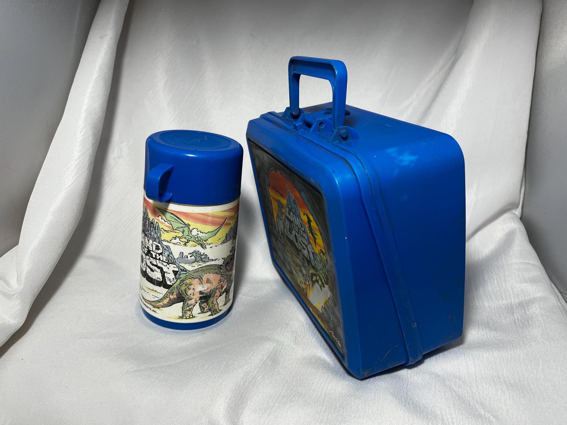 Retro Land of the Lost 1992 Lunch Box and Thermos, TV Show Merchandise, 90s Nostalgia, Krofft Lunch Box