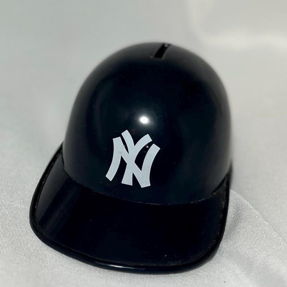Vintage New York Yankees 1973 Hat Coin Bank, Baseball Memorabilia, 70s Piggy Bank Collectible