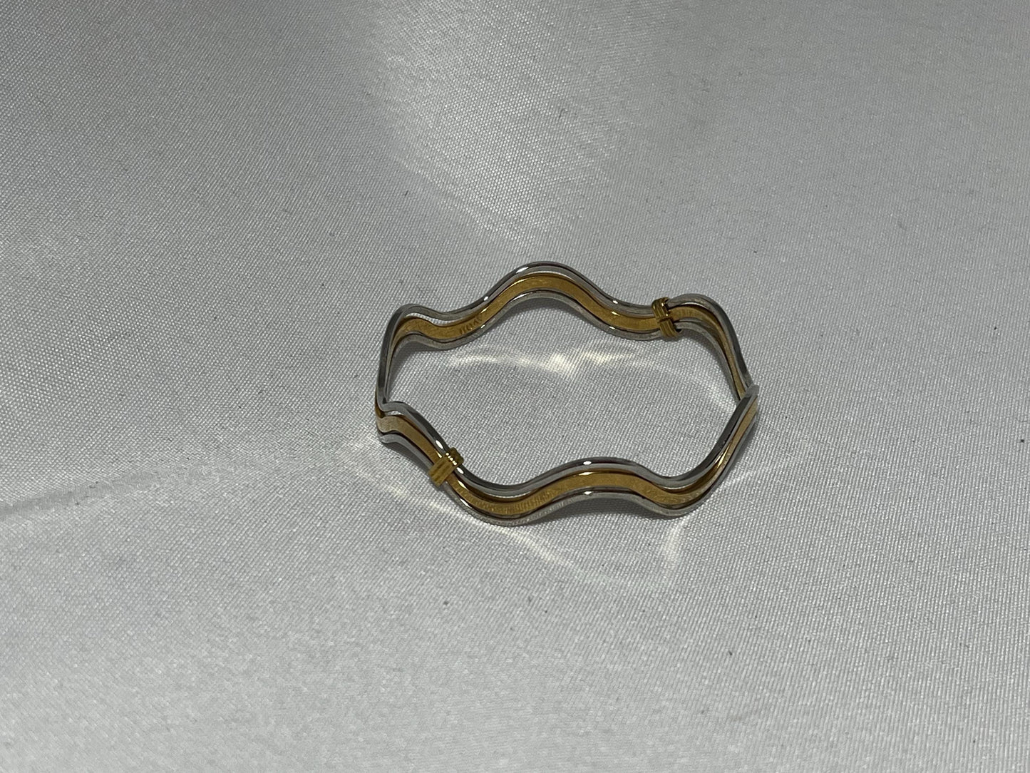 Avon Fashion Waves Bracelet in Silver Gold Tone, Trendy Bracelet, Adjustable Bangle, Fashion Accessory, Jewelry Gift