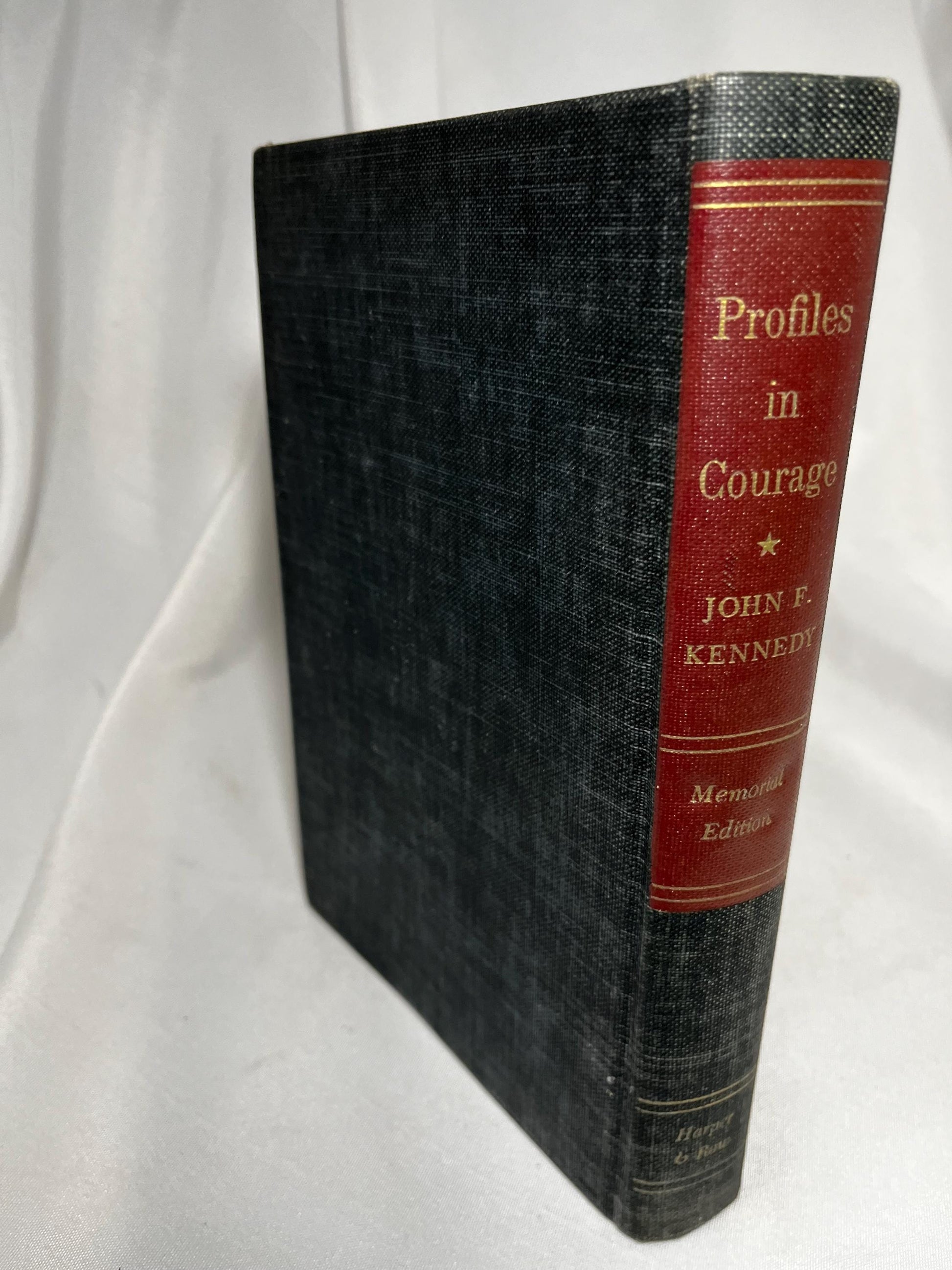 Vintage "Profiles in Courage" JFK Book Memorial Edition, Presidential History 1956, Collectible